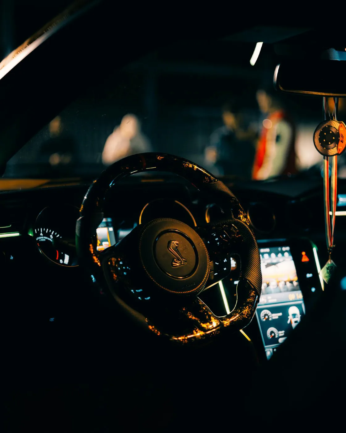 Cockpit di un'automobile di lusso